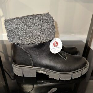 Blondo Waterproof Black Boots with Dark Gray Faux Fur Cuff Sz 9.5 NWOB